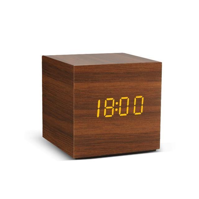 Lisslune | LED Alarm Clock in Wooden Cube Form