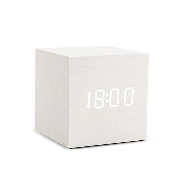 Lisslune | LED Alarm Clock in Wooden Cube Form
