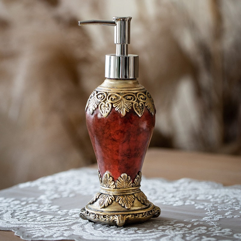 Lisslune | CrystalMist - Elegant Retro Soap Dispenser for a Stylish Bathroom
