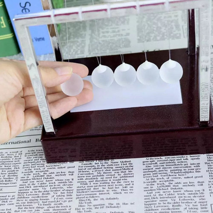 Lisslune | Newton's Pendulum LED Colorful Science Toy