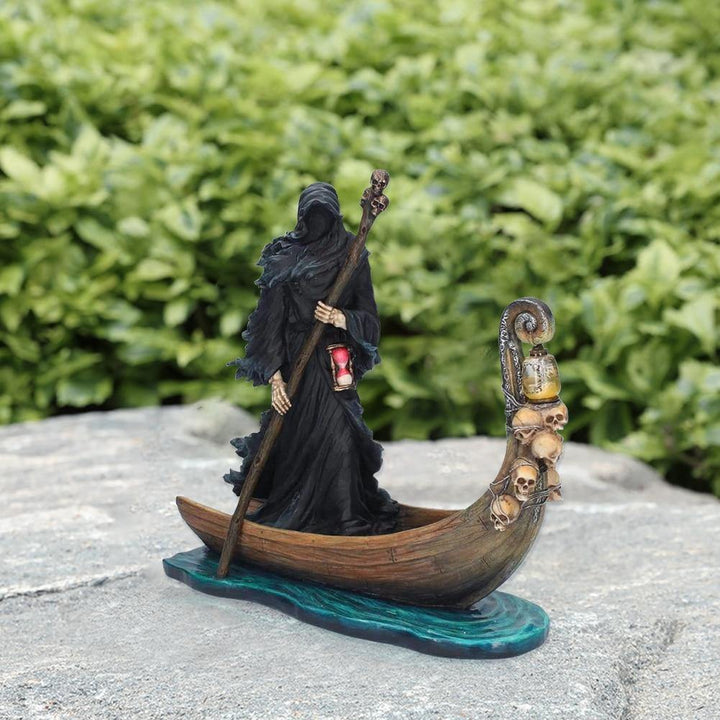 Lisslune | Scary Man Boat Resin Figurine Home Decor