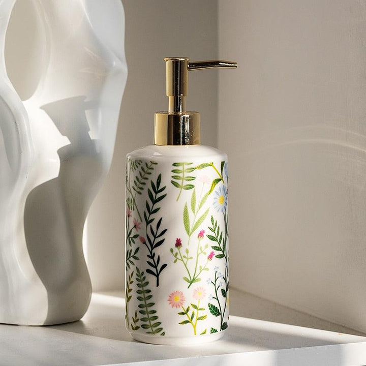 Lisslune | Soap dispenser made of ceramic with floral design