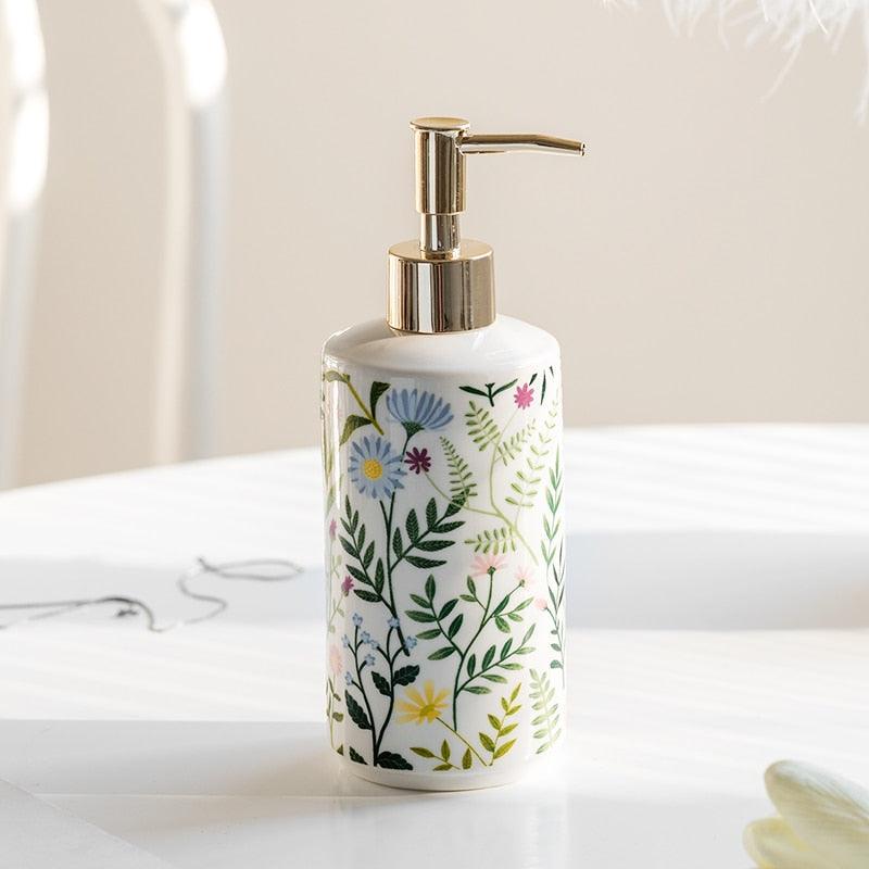 Lisslune | Soap dispenser made of ceramic with floral design