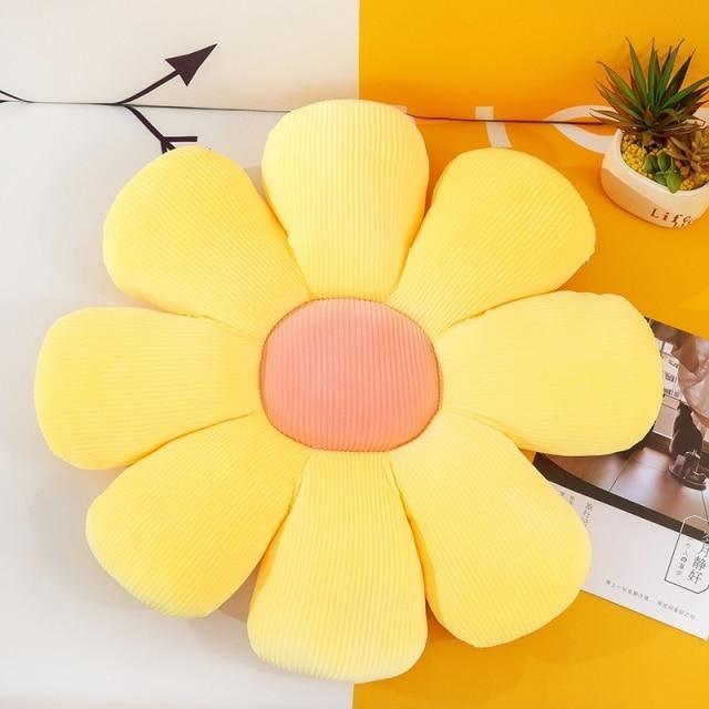 Lisslune | FloraNest | Elegant flower-inspired cushion