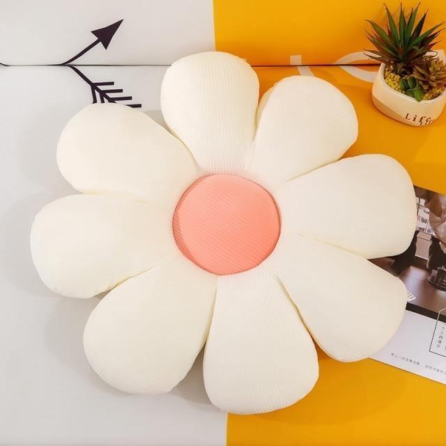 Lisslune | Flower pillow with petals
