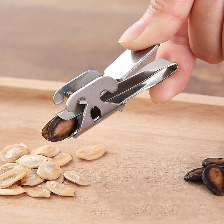 Lisslune | Creative Mini Nuts Opener Tool