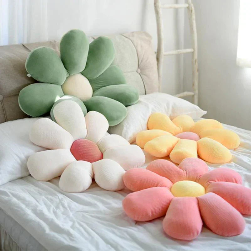Lisslune | FloraNest | Elegant flower-inspired cushion