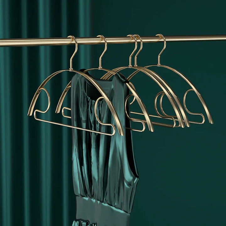 Lisslune | PerfectHolder - Elegant hangers with wide shoulders and trouser bar