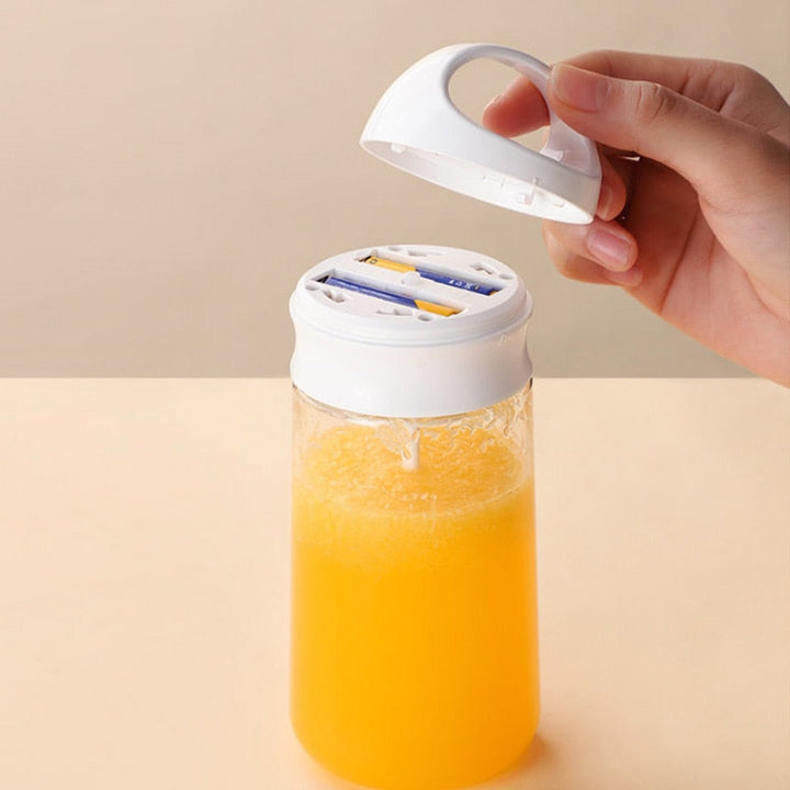 Lisslune | Automatic Stirring Smart Shaker Bottle