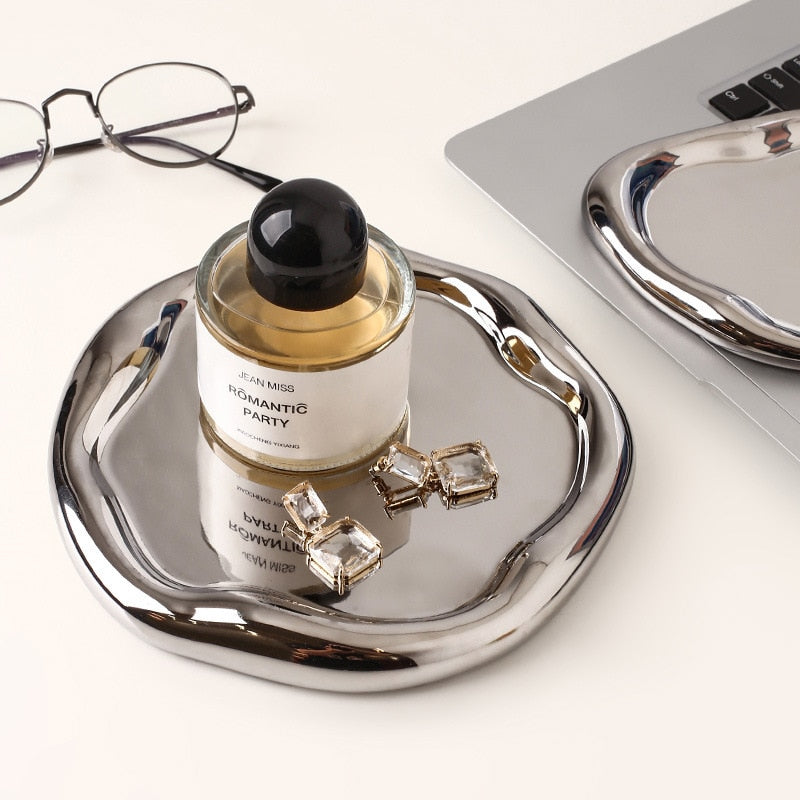 Lisslune | Cookies & chrome-plated ceramic tray and bowl