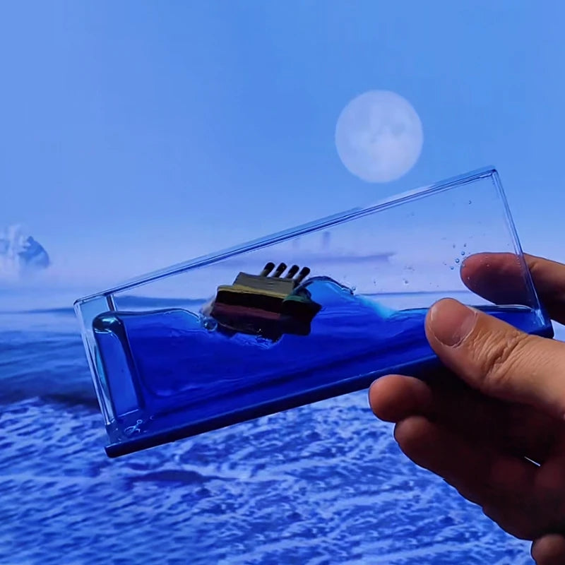 Lisslune | Creative Unsinkable Boat Decor