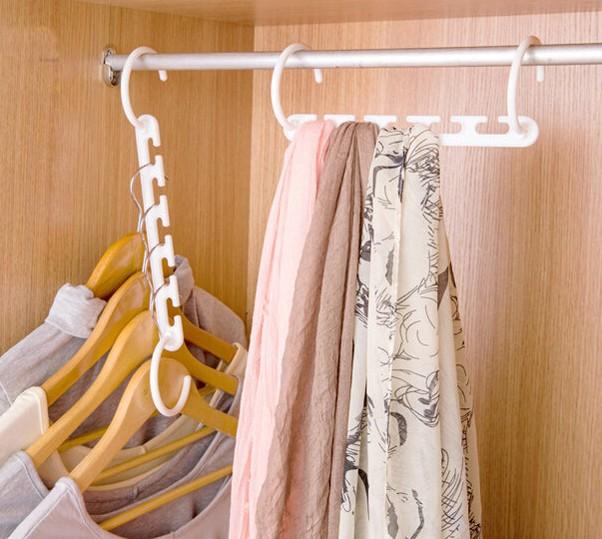 Lisslune | The 9-in-1 Hanger