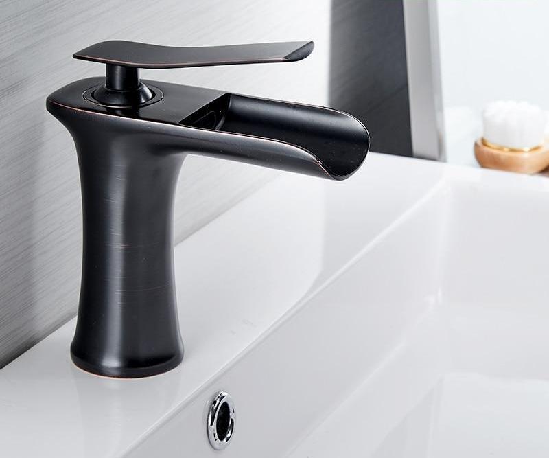 Lisslune | Modern Waterfall Bathroom Tap – Stylish Design & Elegant Water Flow