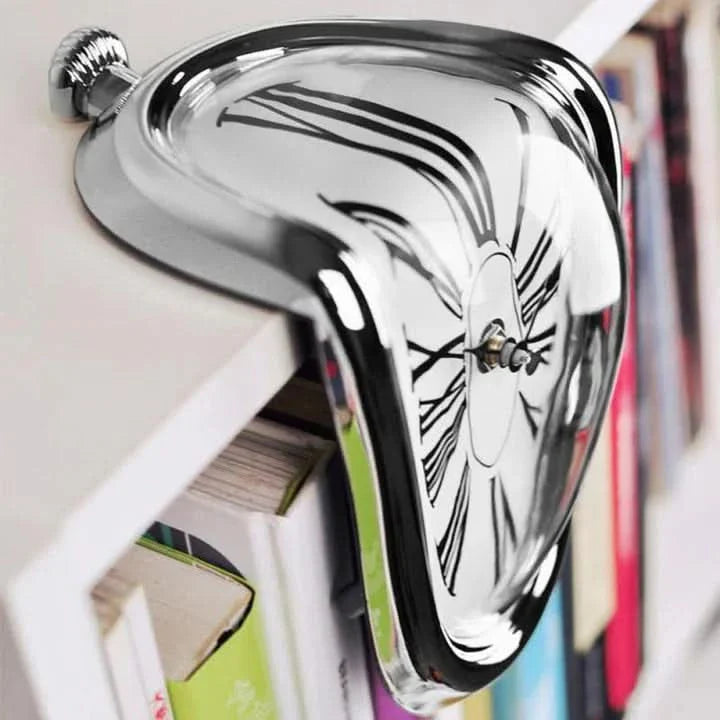 Lisslune | Cali - Surrealistic dripping wall clock