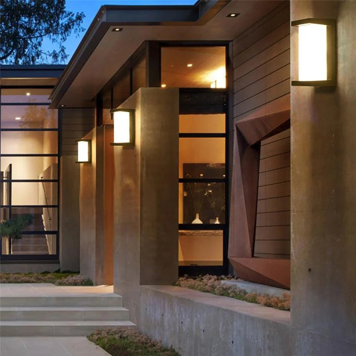 Lisslune | Vertical LED Outdoor Light