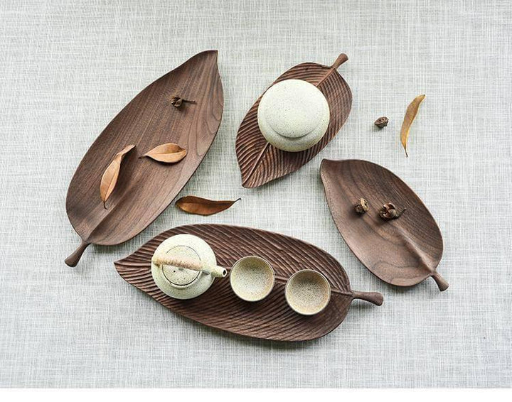 Lisslune | Walnut Snack Tray Leaf Plates