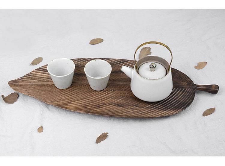 Lisslune | Walnut Snack Tray Leaf Plates