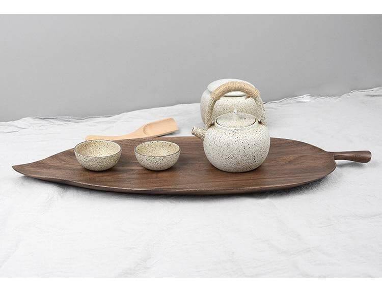 Lisslune | Walnut Snack Tray Leaf Plates