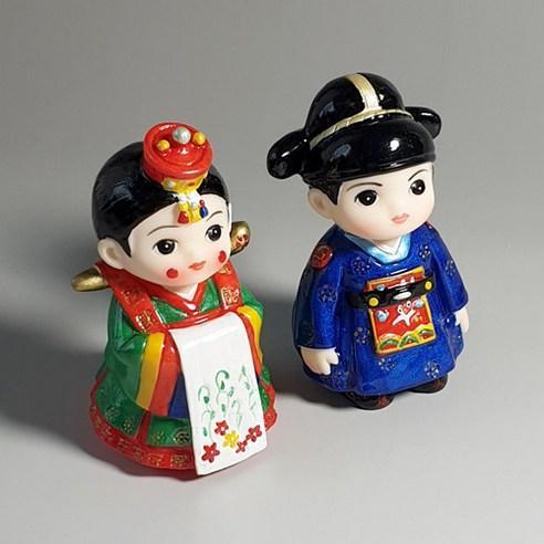 Lisslune | Korean Traditional Hanbok Wedding Doll Miniature Gift Set in Luxury Packaging