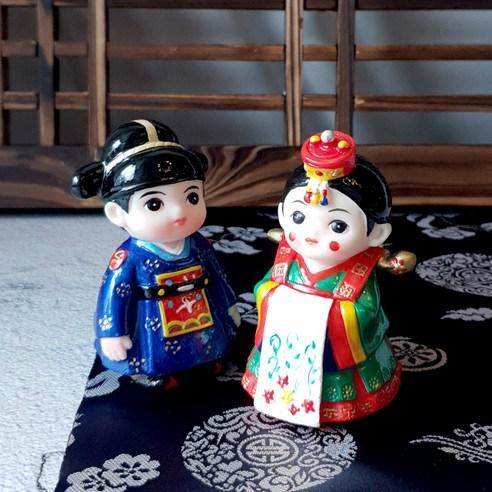 Lisslune | Korean Traditional Hanbok Wedding Doll Miniature Gift Set in Luxury Packaging