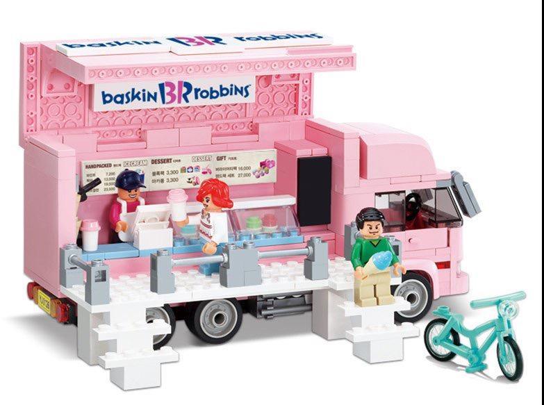 Lisslune | Deluxe 420-piece Ice Cream Truck Building Set for Young Creators aged 8 and up