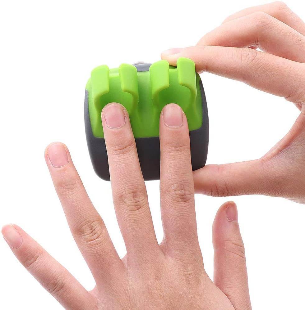 Lisslune | Protective Vegetable Peeler – FingerGuard