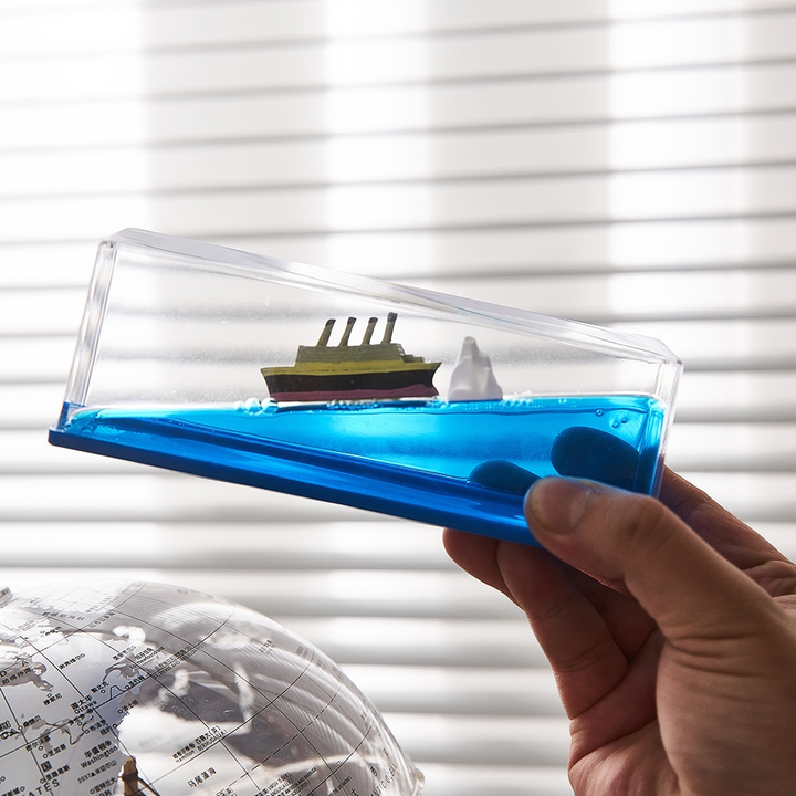 Lisslune | Creative Unsinkable Boat Decor