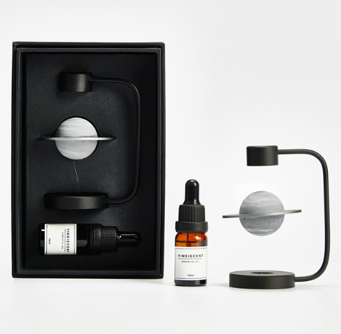 Lisslune | Levitating Saturn Cosmic Aromatherapy Table Decor