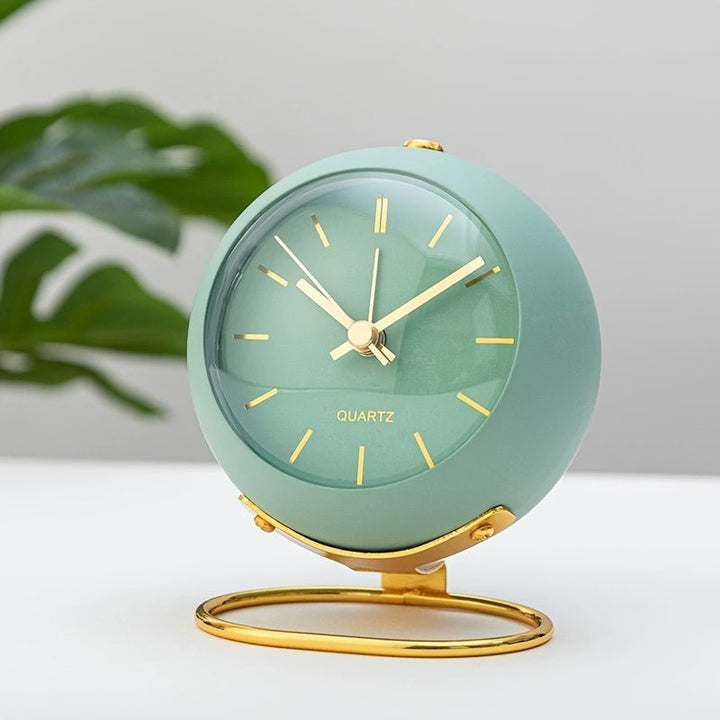 Lisslune | Buzzley Retro Silent Alarm Clock – Vintage Metal Analogue Clock with Night Light