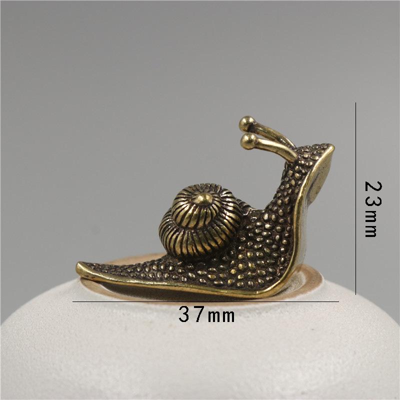 Lisslune | Retro Queen Copper Mini Snail Tea Pet Desk Ornament