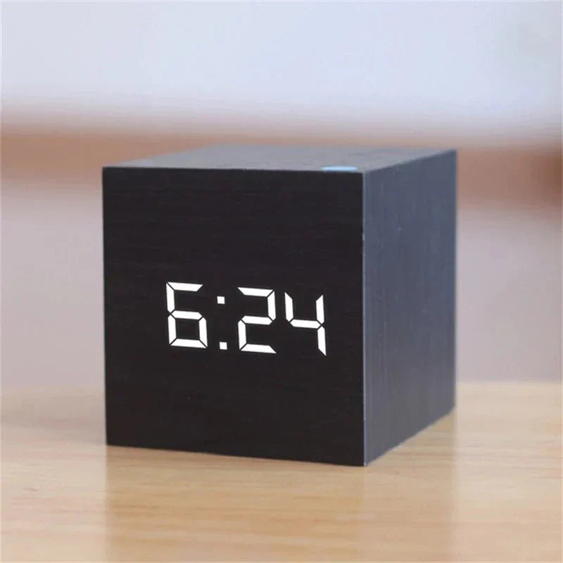 Lisslune | Retro Style Digital LED Alarm Clock