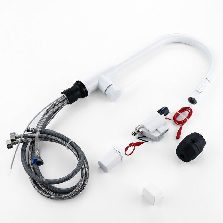 Lisslune | Kitchen with pull-out spray, white swan neck