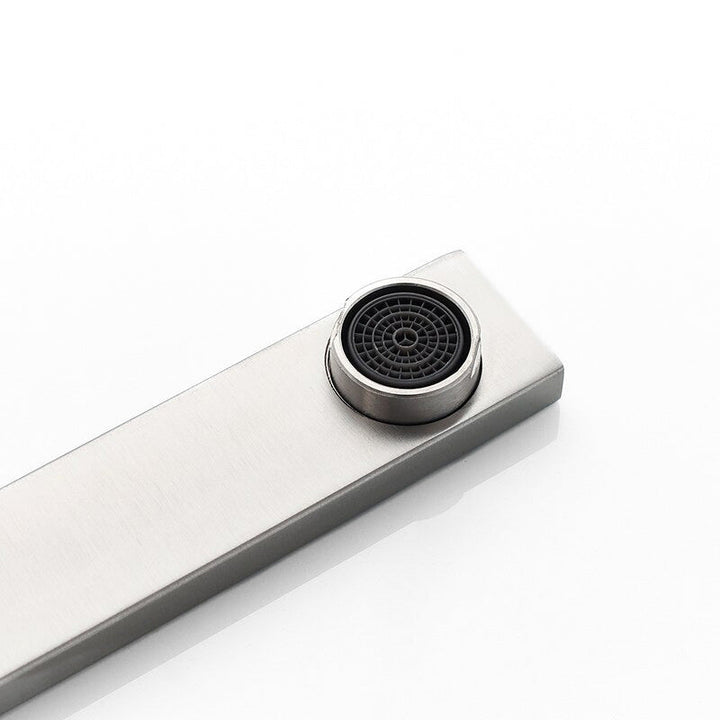 Lisslune | geometric kitchen steel