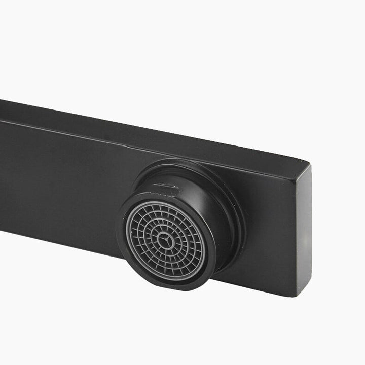 Lisslune | geometric kitchen black