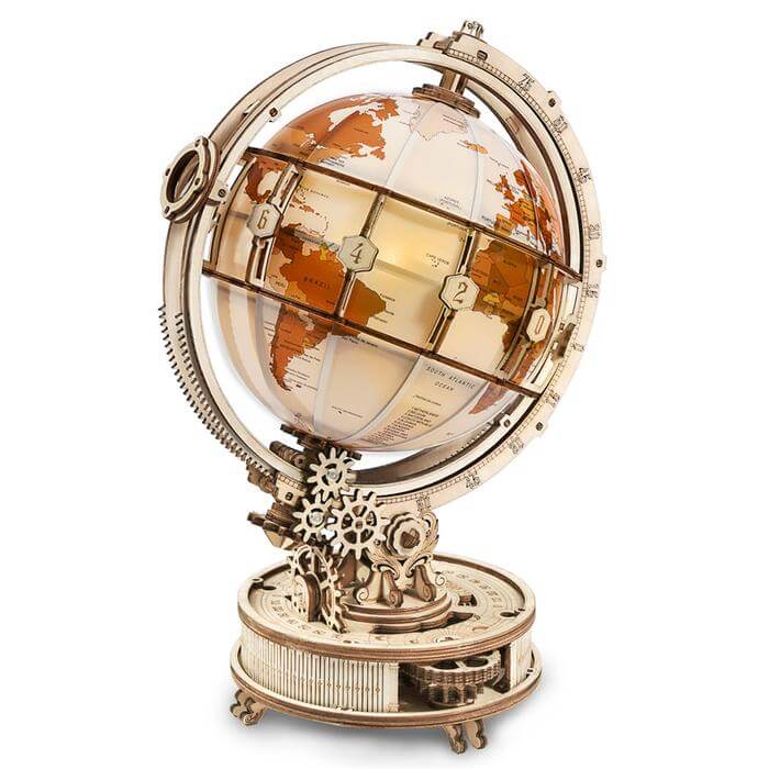 Lisslune | TerraLite rotating world map lamp with elegant shine