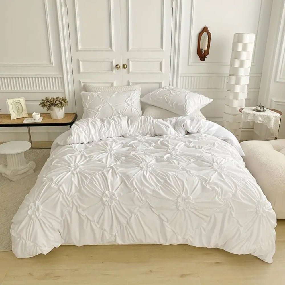 Lisslune | RuffledWeave Duvet Set – Elegant ruffled flower duvet cover set made of microfiber