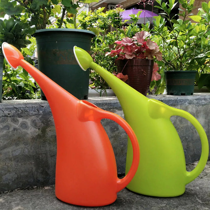 Lisslune | Practical watering can for the garden – Ergonomic design and easy handling