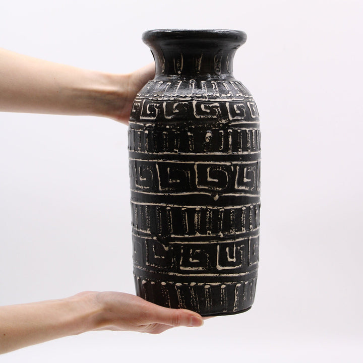 Lisslune | Greek Style Straight Lombok Ceramic Vase - Chocolate