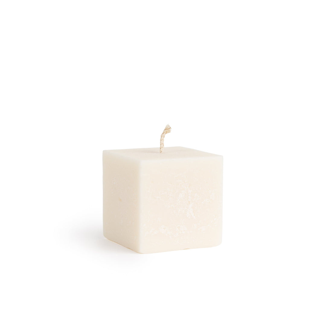 Lisslune | Vegan rectangular or cube-shaped ivory pillar candles | rapeseed wax