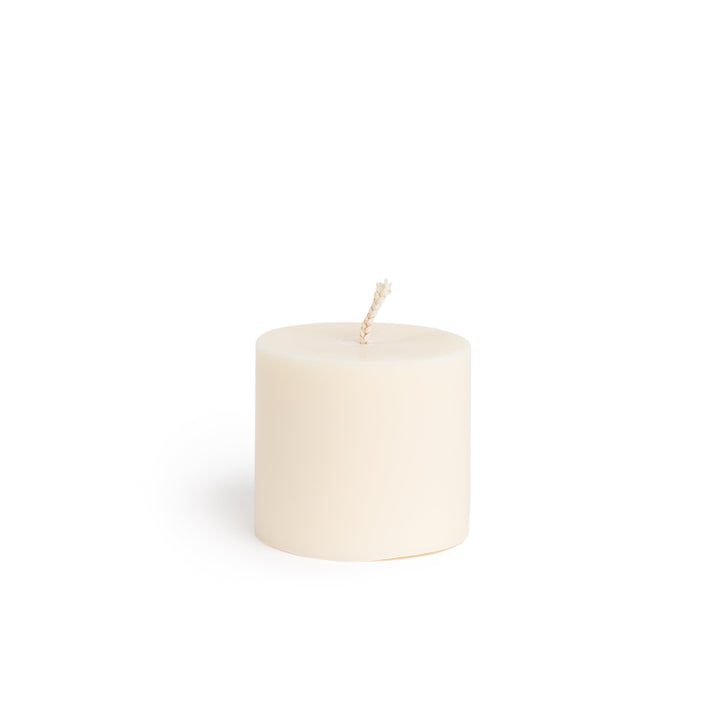 Lisslune | Vegan round ivory pillar candles | Rapeseed wax