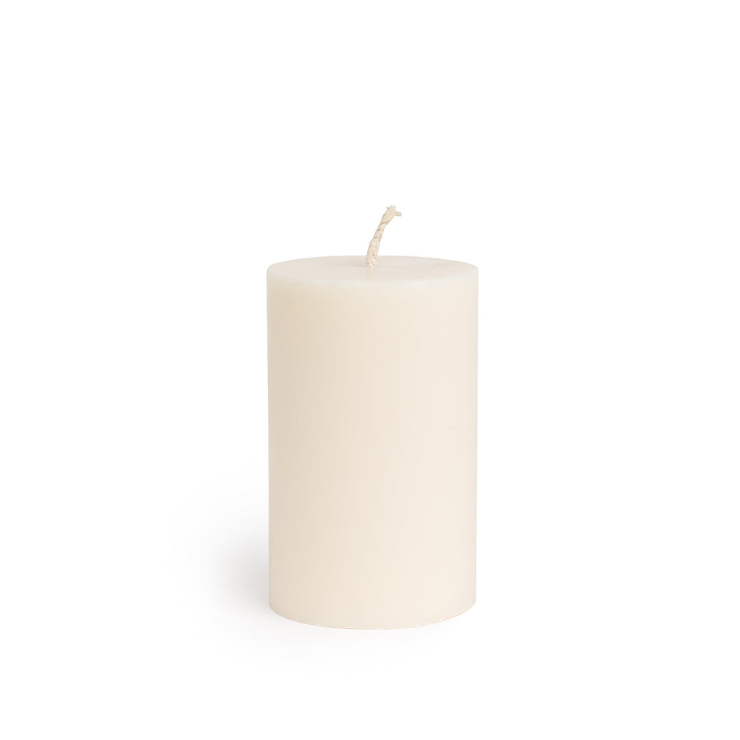 Lisslune | Vegan round ivory pillar candles | Rapeseed wax