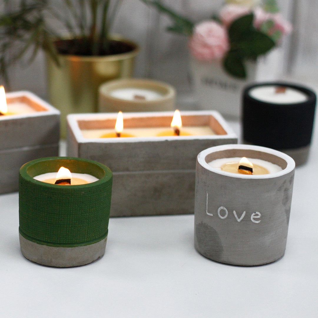 Lisslune | Medium soy wax candles in concrete pots