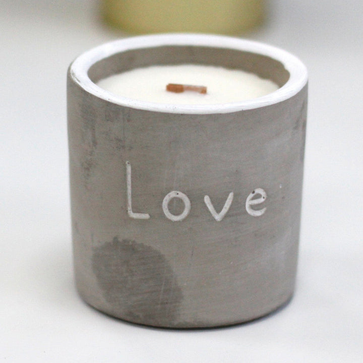 Lisslune | Medium soy wax candles in concrete pots