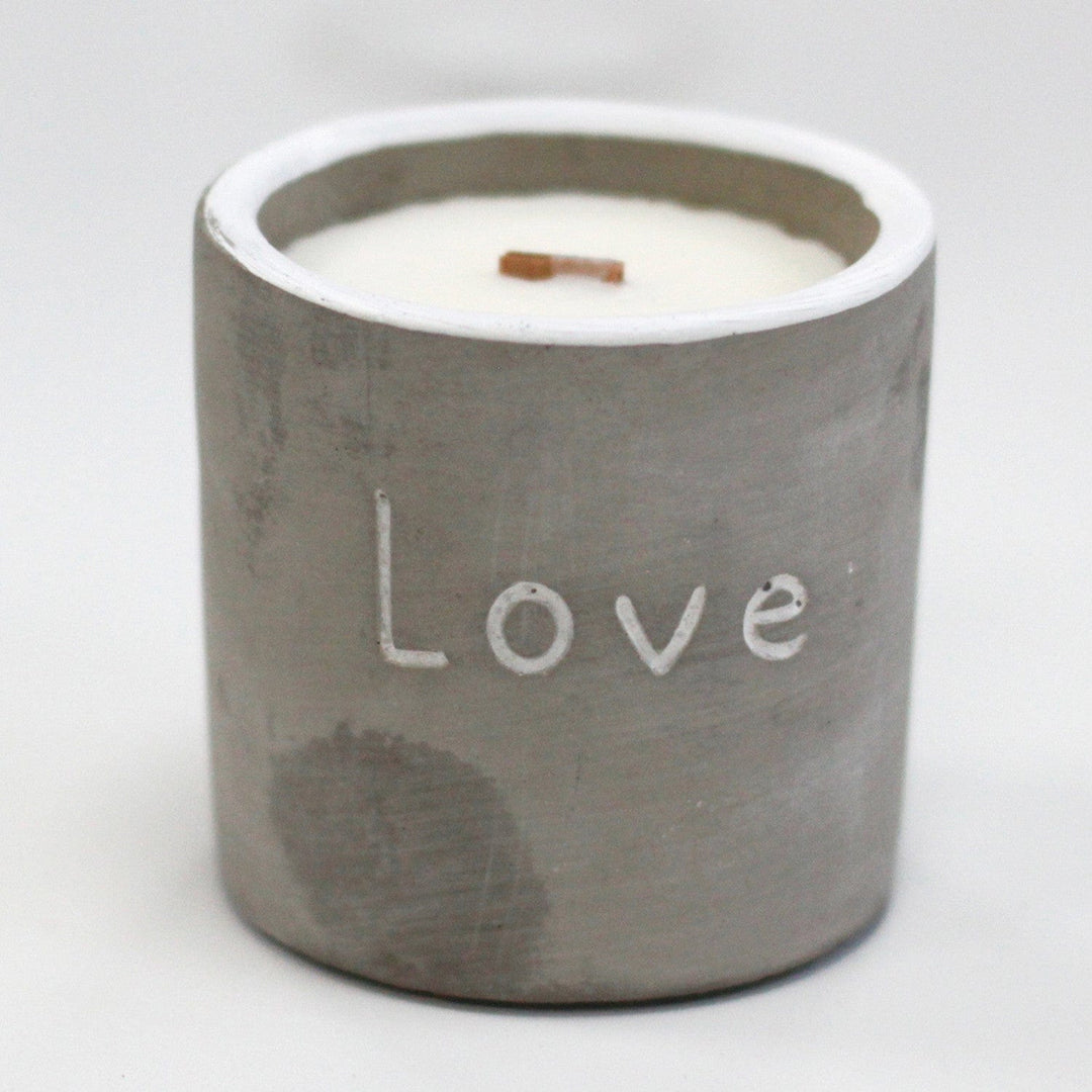 Lisslune | Medium soy wax candles in concrete pots