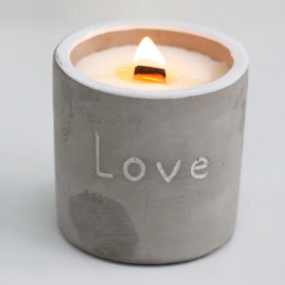 Lisslune | Medium soy wax candles in concrete pots