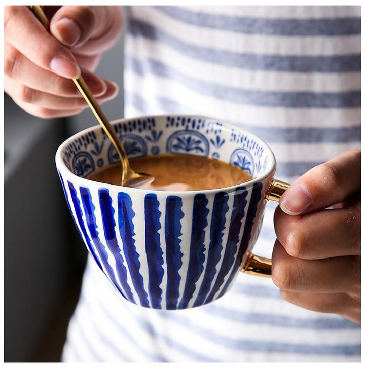 Lisslune | Large hand-painted coffee/mugs - golden handles - 330 ml