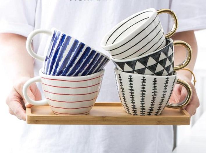Lisslune | Large hand-painted coffee/mugs - golden handles - 330 ml
