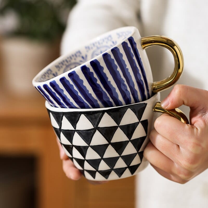 Lisslune | Large hand-painted coffee/mugs - golden handles - 330 ml