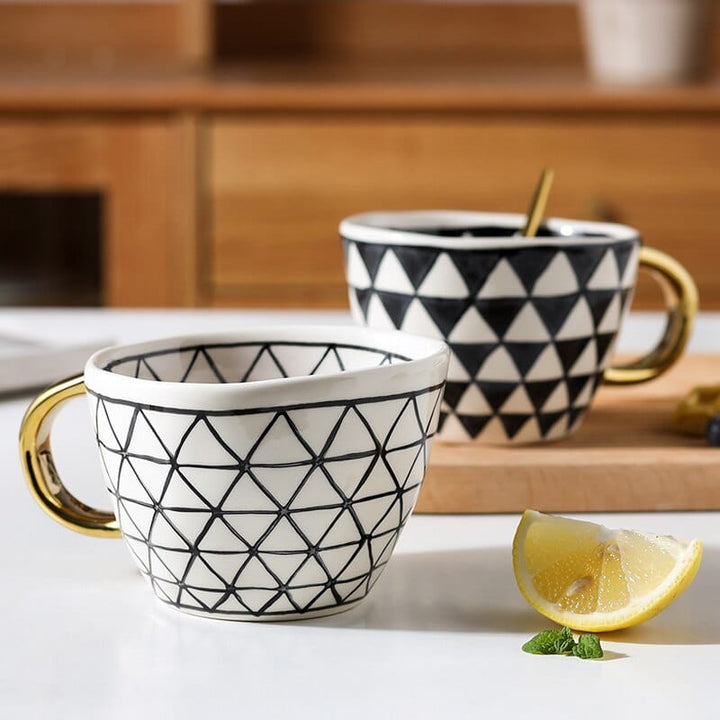 Lisslune | Large hand-painted coffee/mugs - golden handles - 330 ml