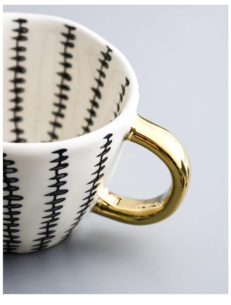 Lisslune | Large hand-painted coffee/mugs - golden handles - 330 ml